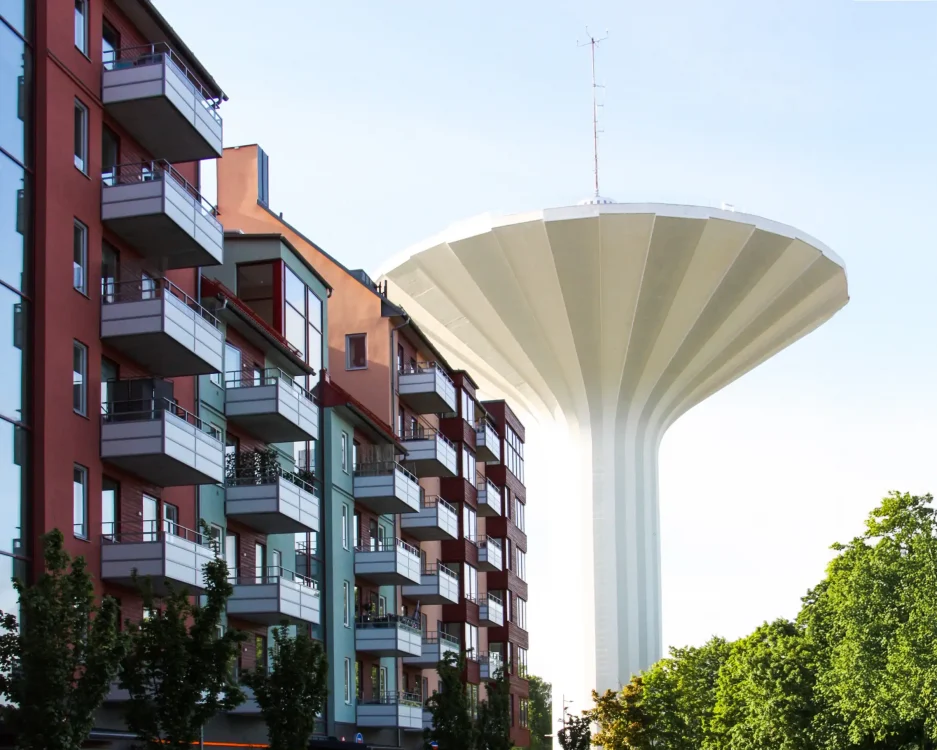 Räcke i modell Flex med två horisontella spröjs och laminatskivor